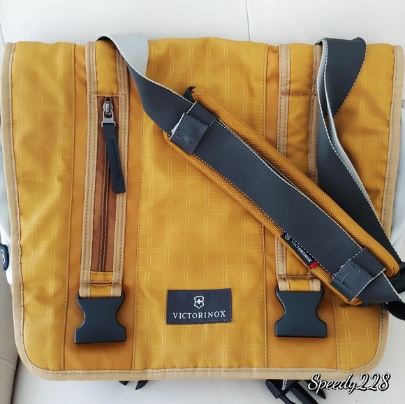 Victorinox Other - Victorinox Brown/Orange Messenger Computer/Laptop